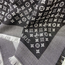 Load image into Gallery viewer, CLTH201  60%Wool, 40%Silk  120x120cm
