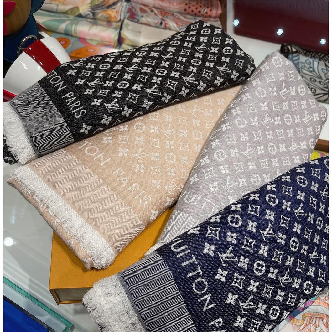 CLTH201  60%Wool, 40%Silk  120x120cm