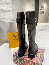 Load image into Gallery viewer, SE689  Size 5-11
