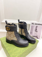 Load image into Gallery viewer, SE691  Size 5-10   Material: Cowhide  Lining: Sheep skin Sole: Rubber
