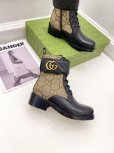 Load image into Gallery viewer, SE691  Size 5-10   Material: Cowhide  Lining: Sheep skin Sole: Rubber
