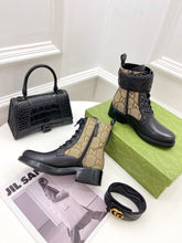 Load image into Gallery viewer, SE691  Size 5-10   Material: Cowhide  Lining: Sheep skin Sole: Rubber
