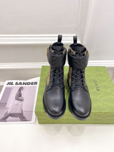 Load image into Gallery viewer, SE691  Size 5-10   Material: Cowhide  Lining: Sheep skin Sole: Rubber
