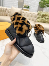 Load image into Gallery viewer, SE694  Size 5-12
