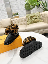 Load image into Gallery viewer, SE694  Size 5-12
