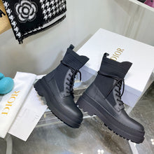 Load image into Gallery viewer, SE696   Size 4-10	Material: Cowhide  Lining: Sheep skin Sole: Rubber
