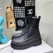 Load image into Gallery viewer, SE696   Size 4-10	Material: Cowhide  Lining: Sheep skin Sole: Rubber
