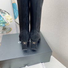 Load image into Gallery viewer, SE699  Size 5-10  Heels:7.5cm Shaft measures approximately 15” from arch Material: Cowhide  Lining: Sheep skin Sole: Italian leather
