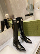 Load image into Gallery viewer, SE700   Size 5-10   Heels:3cm Shaft measures approximately 15.5” from arch Material: Cowhide  Lining: Sheep skin
