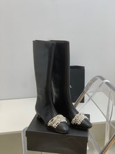 Load image into Gallery viewer, SE705  Size 5-9   Heels:4cm Shaft measures approximately 14.6” from arch Material: Cowhide  Lining: Sheepskin Sole: Italian leather
