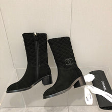 Load image into Gallery viewer, SE710  Size 5-9  Heels:4.5cm Material: Cowhide/Sude Lining: Sheepskin Sole: Rubber
