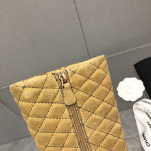 Load image into Gallery viewer, SE711  Size 5-9   Heels:4.5cm Material: Cowhide/Sude Lining: Sheepskin Sole: Rubber
