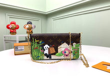 Load image into Gallery viewer, LB570   8.3x4.7x1.2inch
