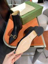 Load image into Gallery viewer, SE730  Size 4-10  Heels:2.4cm Material: Cowhide  Lining: Sheep skin Sole: Italian leather
