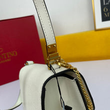 Load image into Gallery viewer, VLTN052   7.1x6.3x3.3inch
