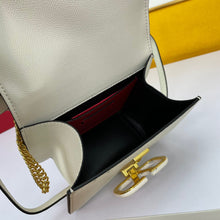 Load image into Gallery viewer, VLTN052   7.1x6.3x3.3inch
