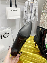 Load image into Gallery viewer, SE737    Size 5-9 Heels:4.5cm Material: Cowhide  Lining: Sheep skin Sole: Italian leather
