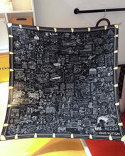 Load image into Gallery viewer, CLTH208  100%silk	90x90cm
