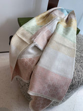 Load image into Gallery viewer, CLTH209  140x140cm
