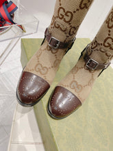 Load image into Gallery viewer, SE746   Size 5-9    Material: Cowhide  Lining: Sheep skin Sole: Italian leather
