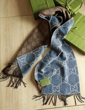 Load image into Gallery viewer, CLTH212  85%Wool, 15%Silk 34x194cm
