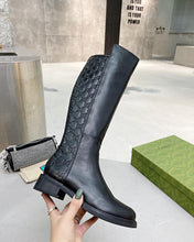 Load image into Gallery viewer, SE754 Size 4-10   approximately 17.7” from arch Material: Cowhide  Lining: Sheep skin Sole: Rubber
