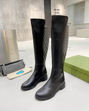 Load image into Gallery viewer, SE754 Size 4-10   approximately 17.7” from arch Material: Cowhide  Lining: Sheep skin Sole: Rubber
