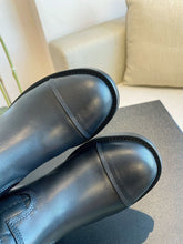 Load image into Gallery viewer, SE757  Size 5-9  Material: Cowhide  Lining: Sheep skin Sole: Italian leather
