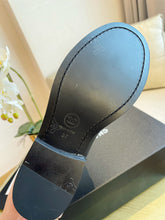 Load image into Gallery viewer, SE757  Size 5-9  Material: Cowhide  Lining: Sheep skin Sole: Italian leather
