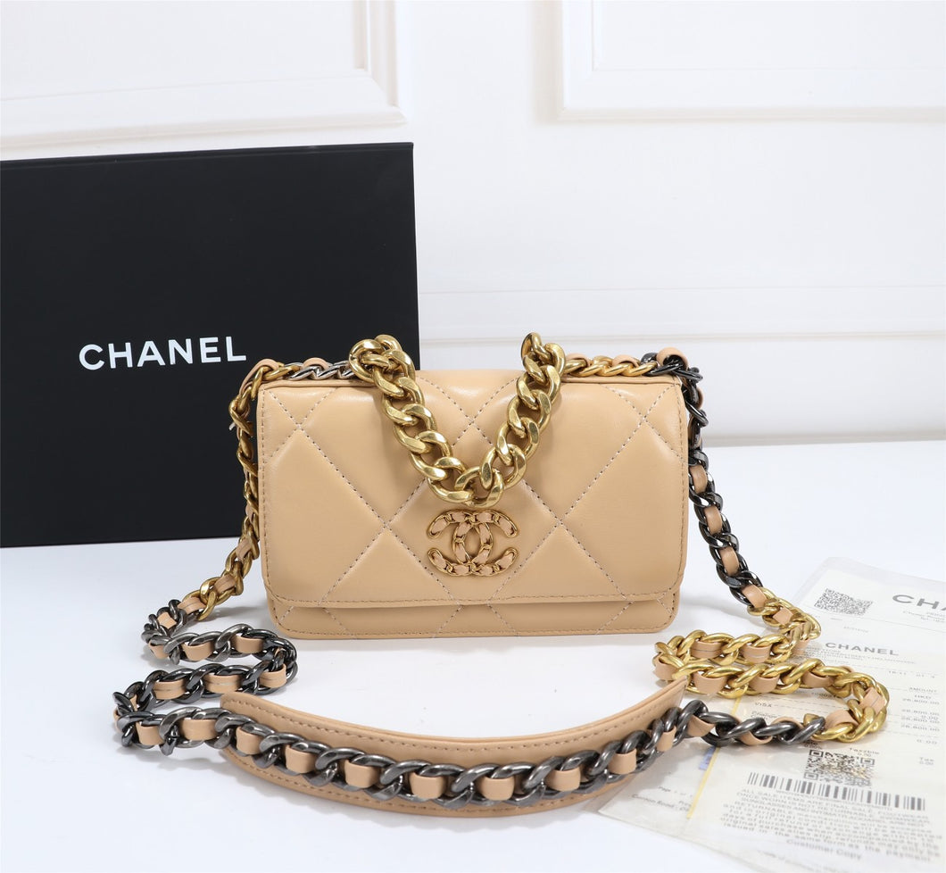 CC472   7.5x4.9x1.4inch