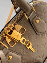 Load image into Gallery viewer, LB597  HIGHEST QUALITY VERSION   S:9.8x7.1x4.7inch  M:12.6x9.4x5.9inch
