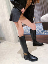 Load image into Gallery viewer, SE774  Size4-11   Material: Cowhide  Lining: Sheep skin Sole: Rubber
