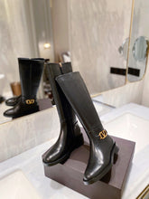 Load image into Gallery viewer, SE774  Size4-11   Material: Cowhide  Lining: Sheep skin Sole: Rubber
