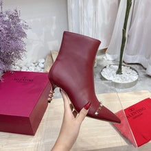 Load image into Gallery viewer, SE779  Size5-10   Material: Lamb  Lining: Lamb Sole: Italian leather
