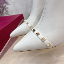 Load image into Gallery viewer, SE780   Size5-10   Material: Lamb  Lining: Lamb Sole: Italian leather
