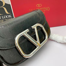Load image into Gallery viewer, VLTN061   Mini:7.1x4.9x3inch   Small:10.6x5.9x3.5inch
