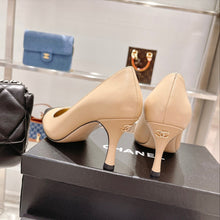 Load image into Gallery viewer, SE790   Size5-10  Heels:7.5cm Material: Cowhide  Lining: Sheep skin Sole: Italian leather
