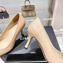 Load image into Gallery viewer, SE790   Size5-10  Heels:7.5cm Material: Cowhide  Lining: Sheep skin Sole: Italian leather
