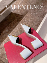 Load image into Gallery viewer, SE796   Size5-11  Heels:6.5cm Material: Cowhide  Lining: Sheep skin Sole: Italian leather
