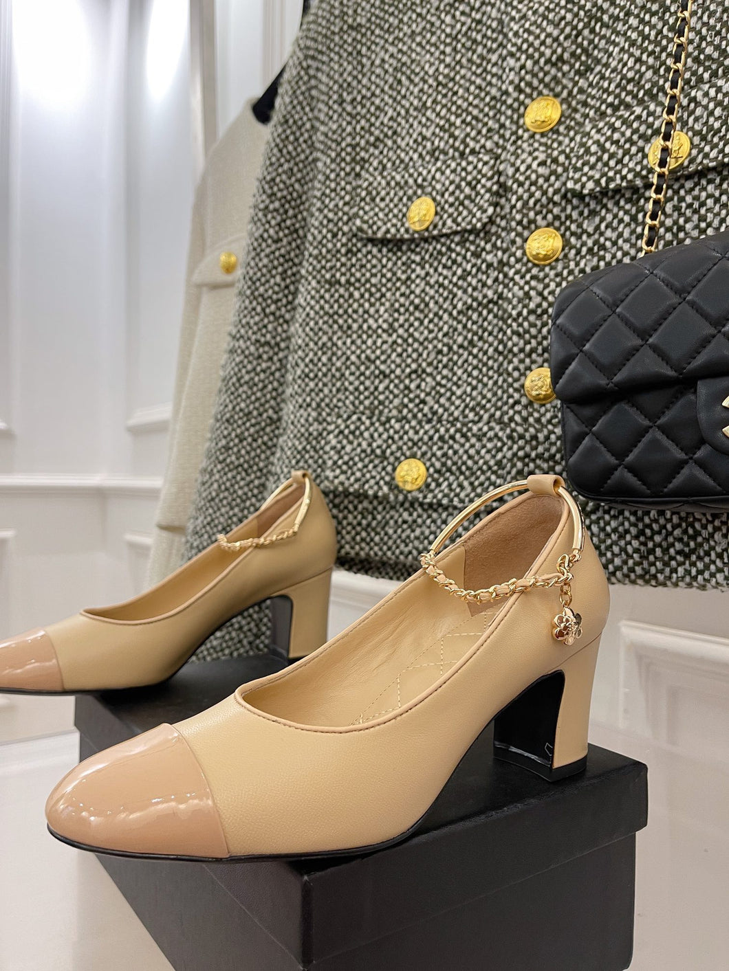 SE802  Size5-9   Heels:2cm/4.5cm/6.5cm Material: Lamb leather  Lining: Lamb leather Sole: Italian leather