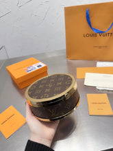 Load image into Gallery viewer, JW668 LB Accessories Holder
