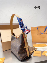 Load image into Gallery viewer, LB739 CarryAll PM / 11.4x9.4x4.7inch
