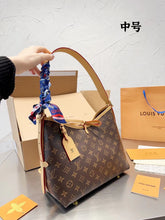 Load image into Gallery viewer, LB739 CarryAll PM / 11.4x9.4x4.7inch
