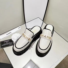 Load image into Gallery viewer, SE976 Chanel loafers / Size5-9
