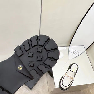 SE976 Chanel loafers / Size5-9