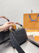 Load image into Gallery viewer, LB998  Capucines Size BB/SMALL
