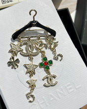 Load image into Gallery viewer, JW664 CC Brooch
