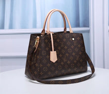 Load image into Gallery viewer, LB144  BB Size:11.4x7.9x5.1inch  Medium Size:13x9.1x5.9inch
