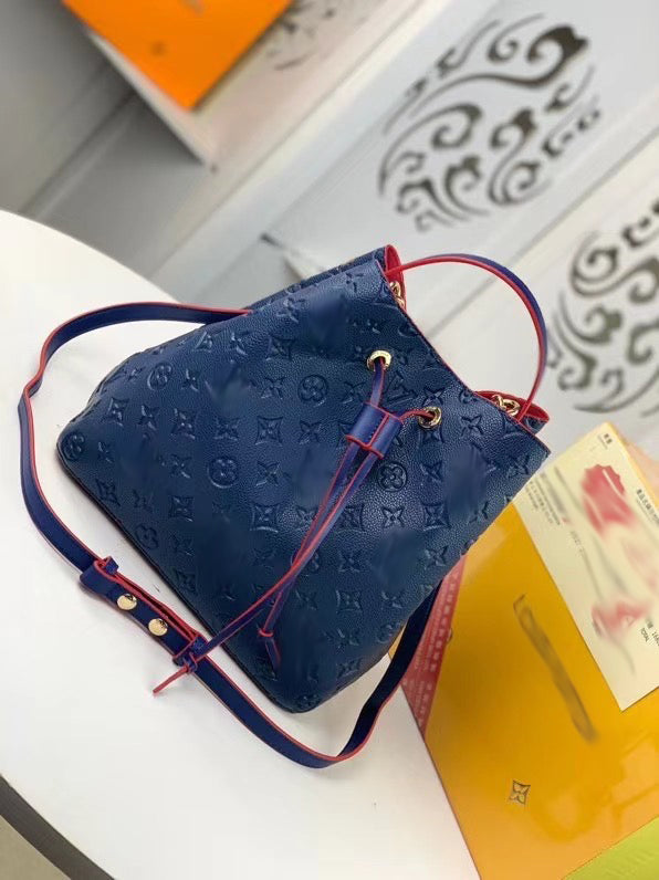 LB082    10.24x10.24x6.89 inch