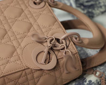 Load image into Gallery viewer, DR011    6.69x5.91x2.76inch
